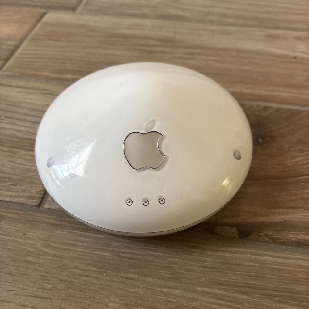 Apple AirPort Base Station (Snow) Wireless Router M8440 - No Cables Not Tested